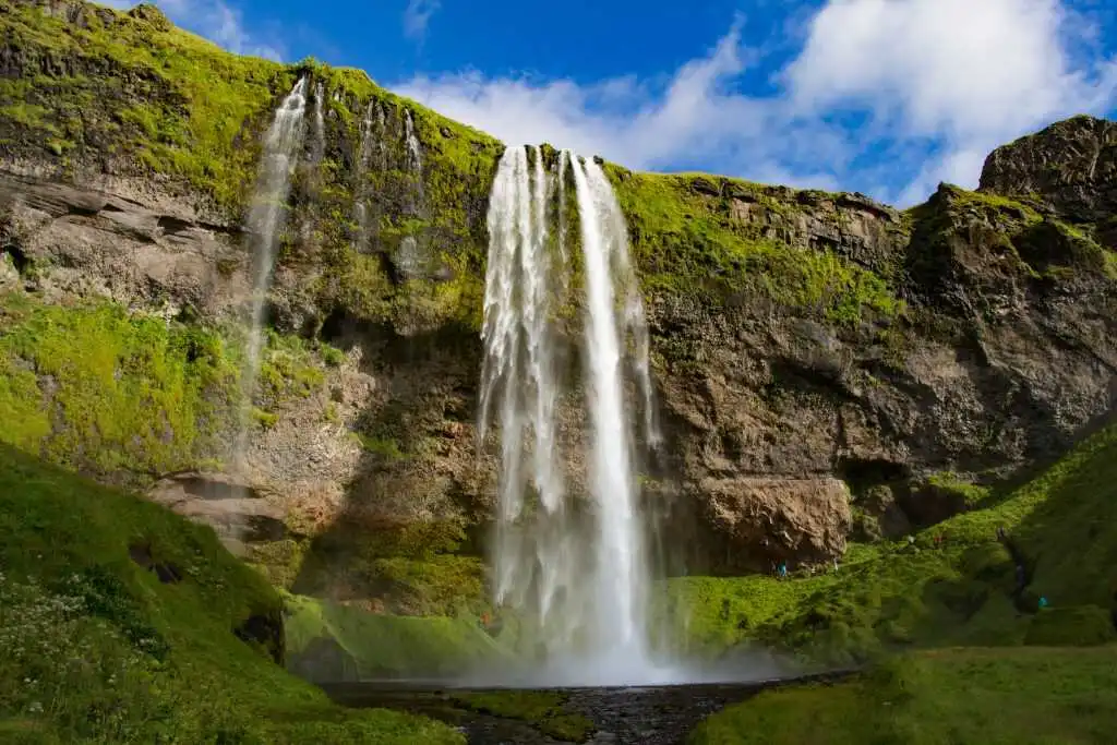 Discover the Best Multi-Day Tours in Iceland: Epic Journeys Across the Land of Fire & Ice